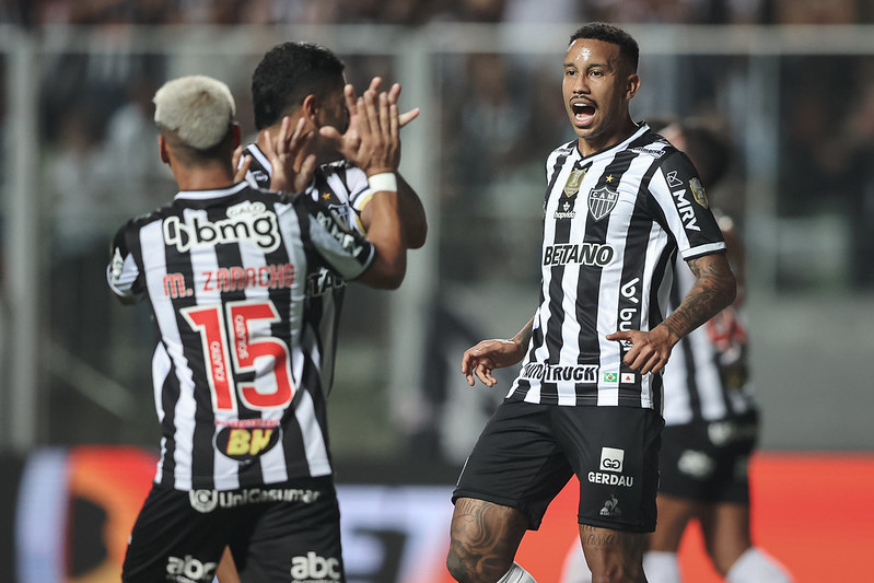 BRASILEIRÃO: Atlético-MG encosta no Timão e Flamengo amplia crise