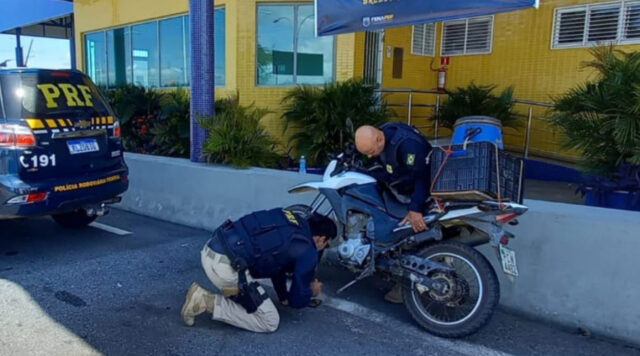 PRF recupera em São Mamede, motocicleta com restrição de roubo/furto