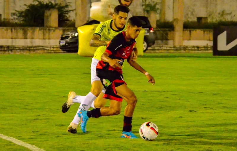 Campinense abusa de perder gols e fica no empate com o Ypiranga-RS