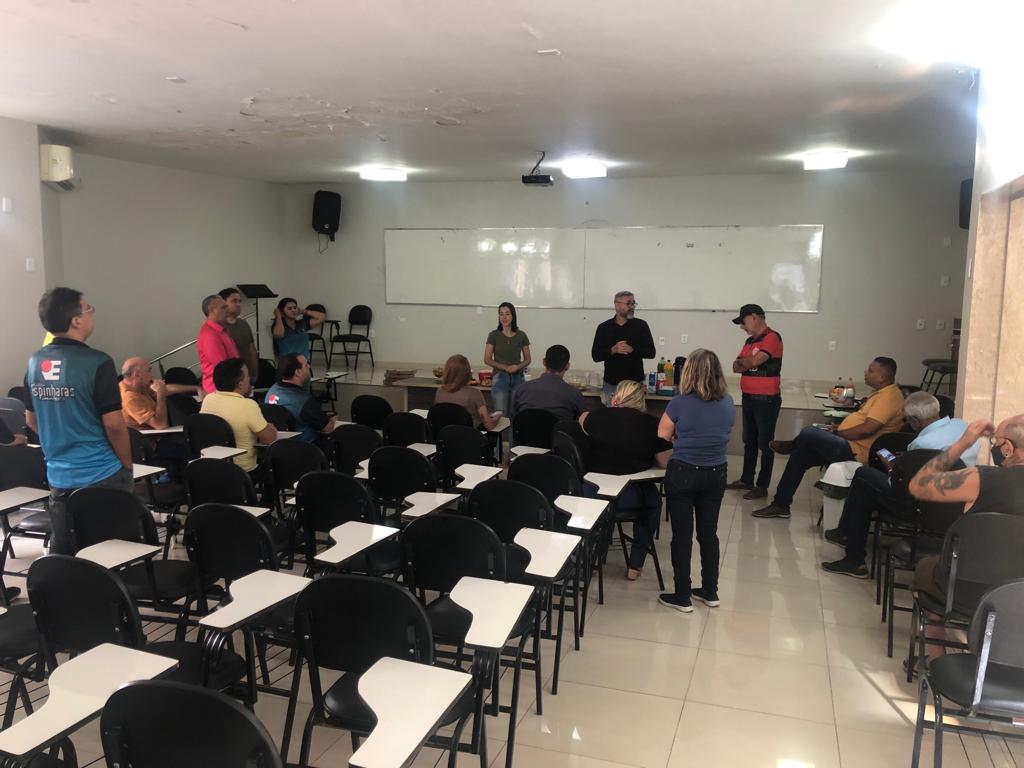 Jornal Notícias da Manhã, da Rádio Espinharas FM, com Misael Nóbrega e Célio Martinez, comemora 3 anos no ar com café da manhã especial. Vídeo