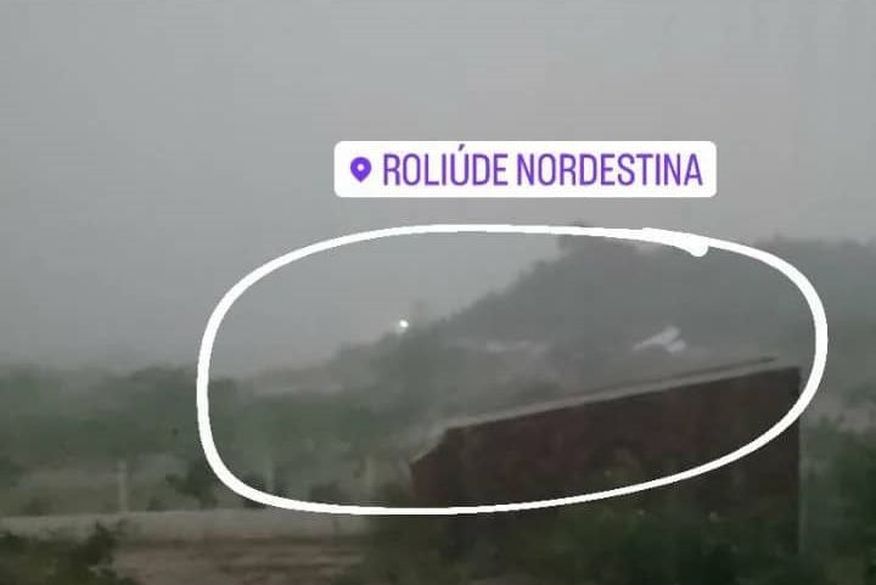 Forte temporal derruba letreiro 'Roliúde Nordestina', em Cabaceiras, e alagamentos deixam cidade isolada