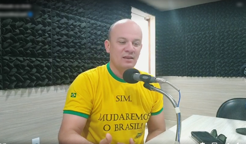 Em entrevista à Rádio Espinharas, Deputado Cabo Gilberto diz que existe uma orquestração para derrubar o Presidente da República. VÍDEO