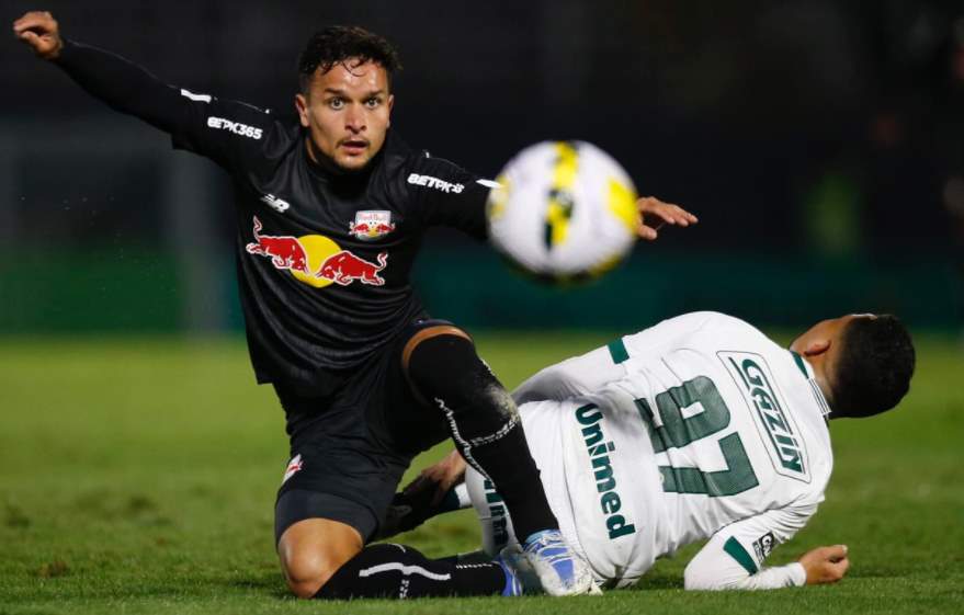 Goiás vence Bragantino nos pênaltis e avança na Copa do Brasil