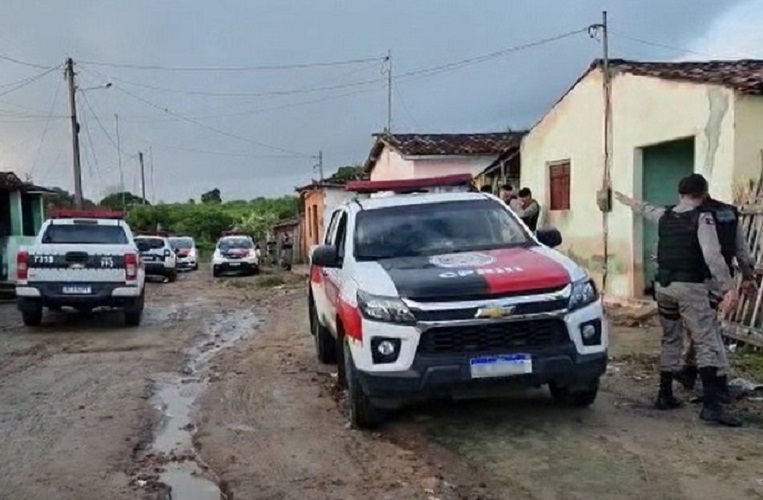 Operação policial descobre cemitério clandestino na Paraíba e cumpre mandados de prisão em diversas cidades