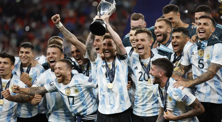Argentina vence Itália por 3 a 0 e conquista a Finalíssima