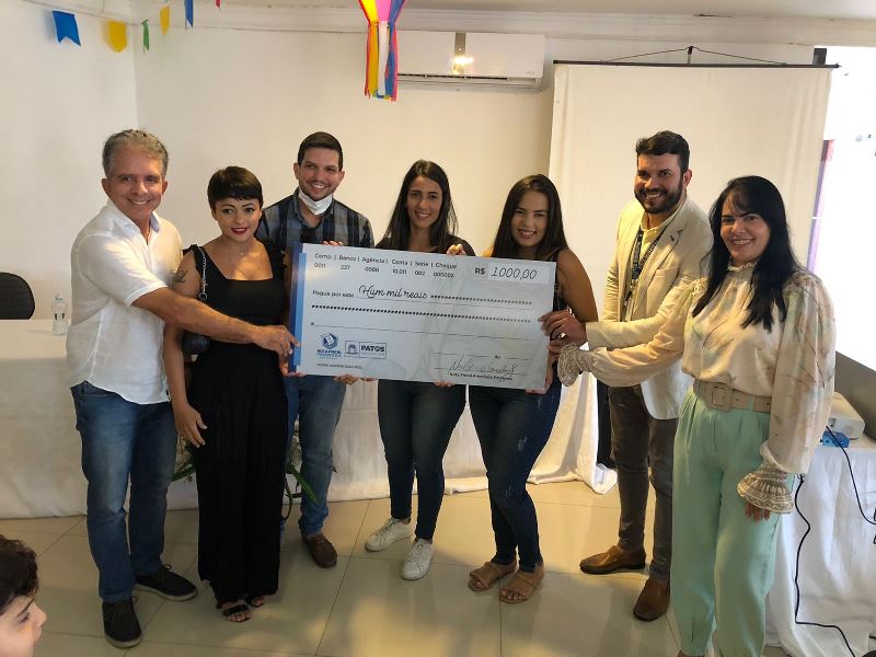 Prefeitura de Patos realiza entrega do primeiro sorteio do programa Nota Fiscal Premiada