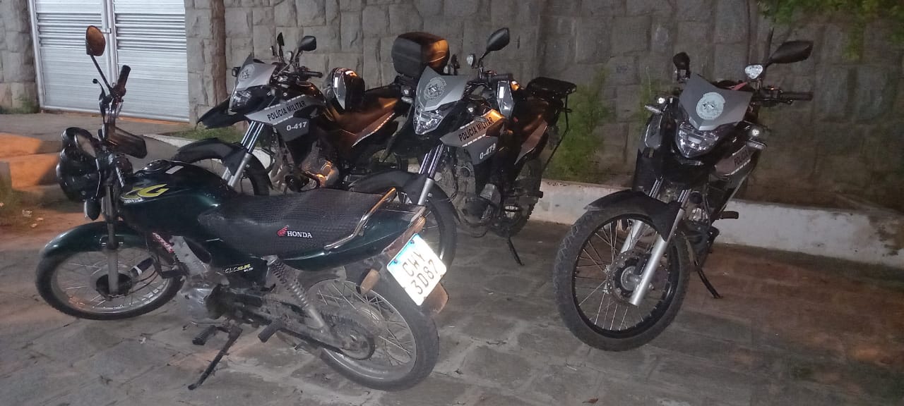 Polícia Militar recupera motocicleta logo após ser roubada, na noite desta quinta-feira (02), em Patos