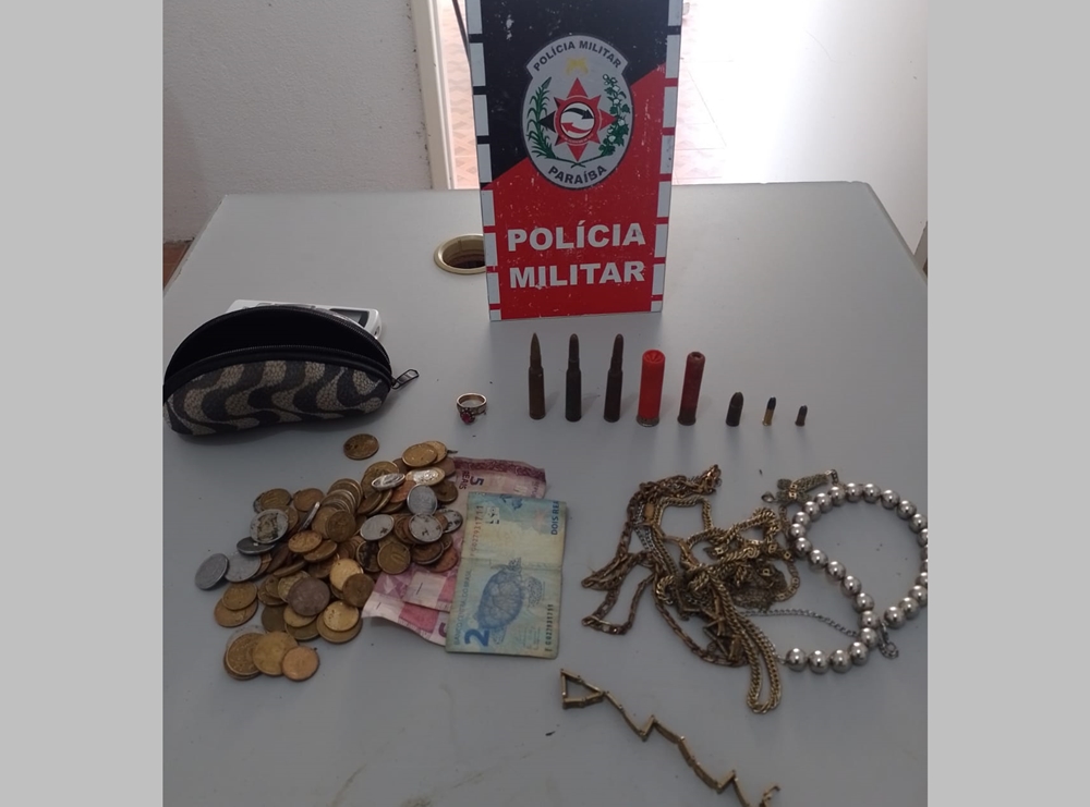 Polícia Militar recupera bens e prende em flagrante indivíduo por prática de furto na zona rural de Patos