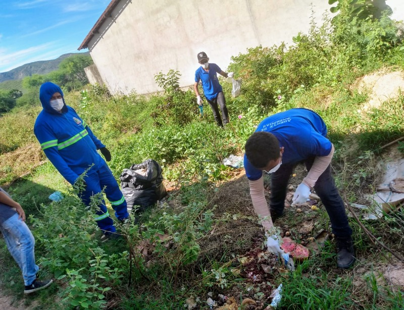 Mutirão da Limpeza contra o Aedes Aegypti é realizado em parceria entre Saúde e Infraestrutura e Urbanismo, na cidade de Quixaba