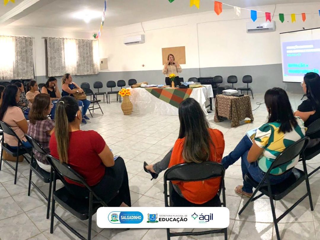 Secretaria Municipal de Educação de Salgadinho realiza formação com gestores da rede municipal