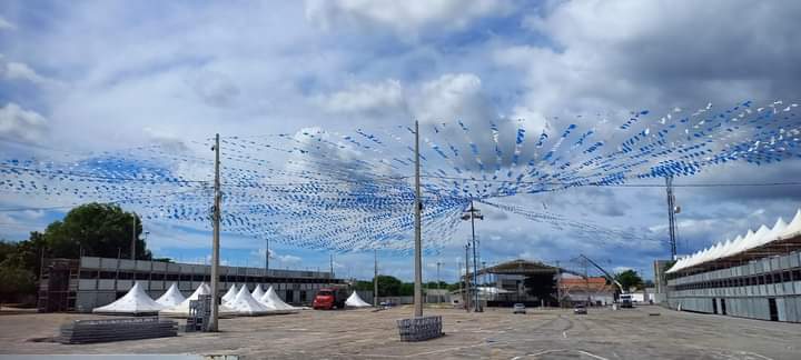 Cores do município fazem parte da decoração do São João de Patos