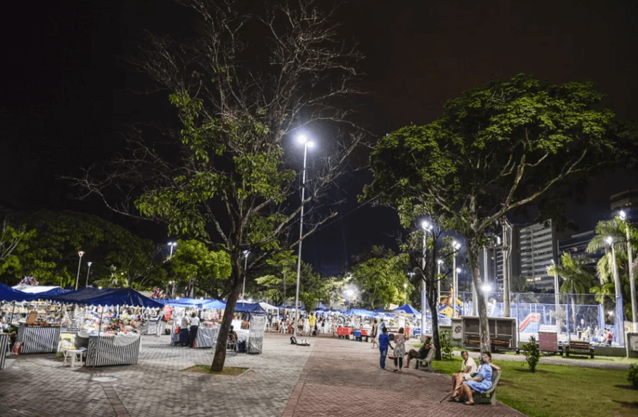 Feira dos Namorados acontece neste sábado (11) com 32 expositores na praça Getúlio Vargas, em Patos. Ouça