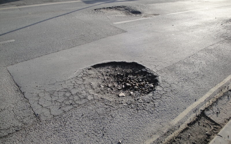 TJPB mantém condenação de município de Patos por acidente causado por buraco na via pública