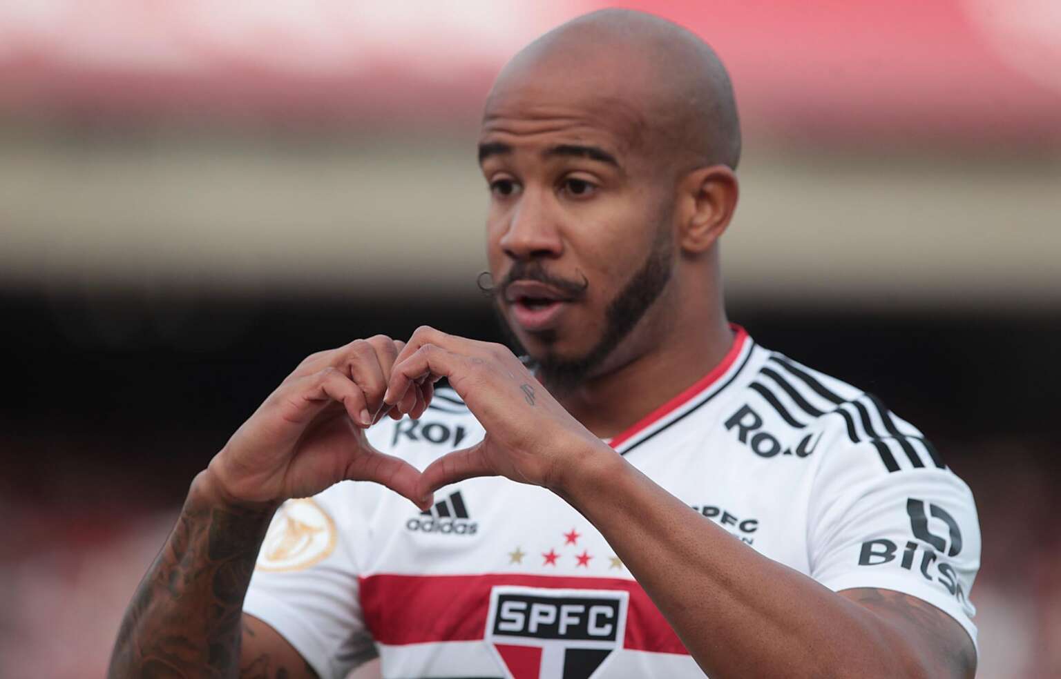 BRASILEIRÃO: Palmeiras vence fora, retoma a ponta e São Paulo entra no G4