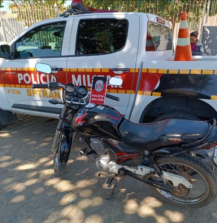 Polícia Militar recupera na manhã desta segunda-feira (13) em Desterro, motocicleta roubada