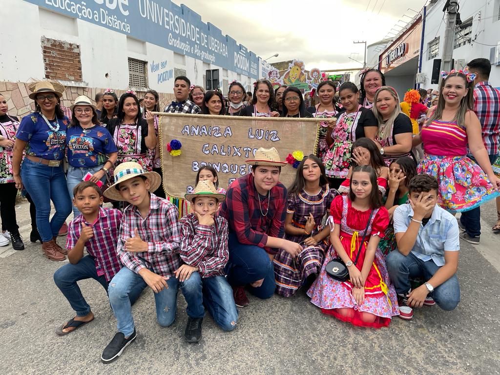 Passeio de Carroças leva às ruas tradição, animação e irreverência em sua 16ª edição no São João de Patos