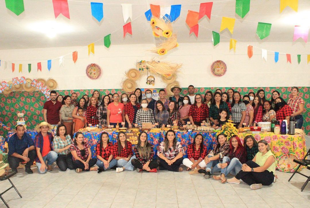 Prefeitura de Salgadinho realiza São João da Secretaria Municipal de Educação. Veja as fotos