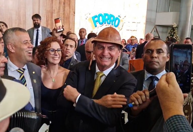 Na Paraíba: Bolsonaro virá ao Maior São João do Mundo, após reconhecer forró como Patrimônio Cultural Imaterial do Brasil