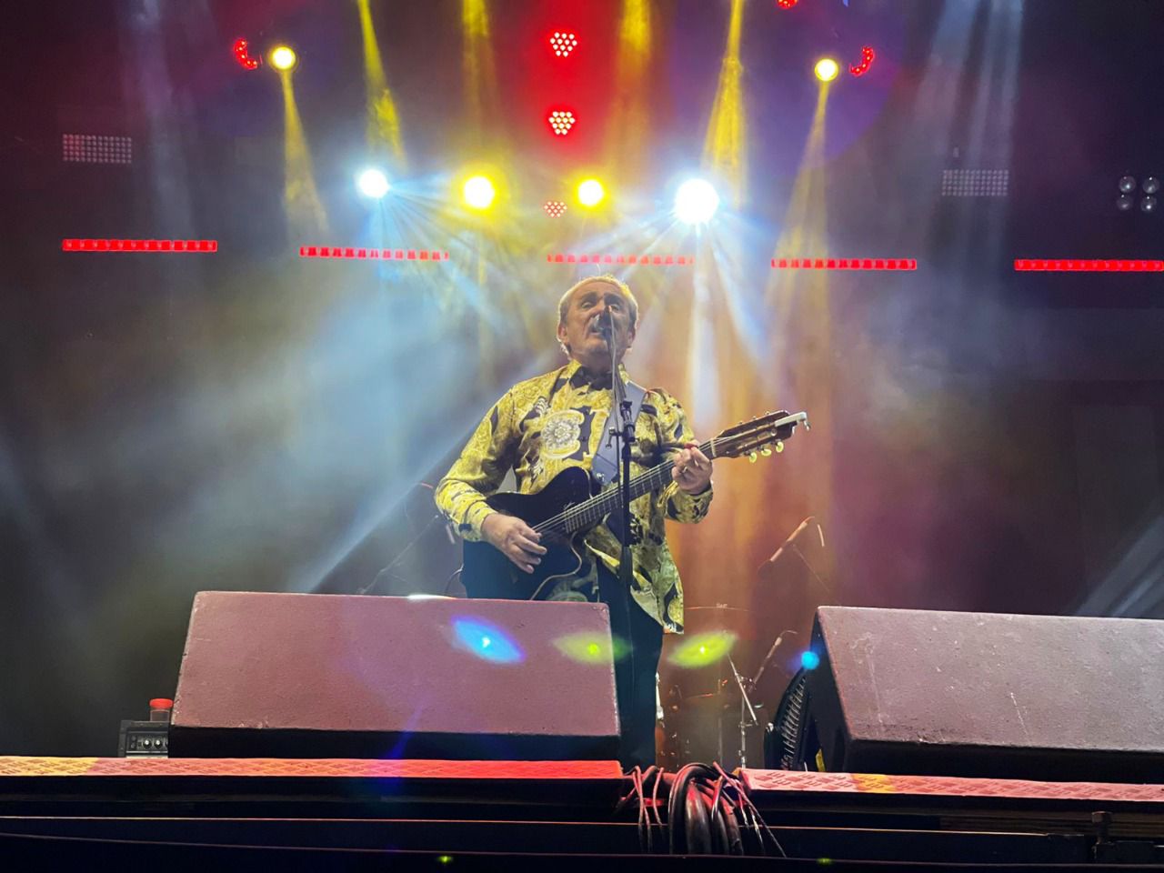 Show de Zé Ramalho encanta gerações com grandes sucessos no São João de Santa Luzia