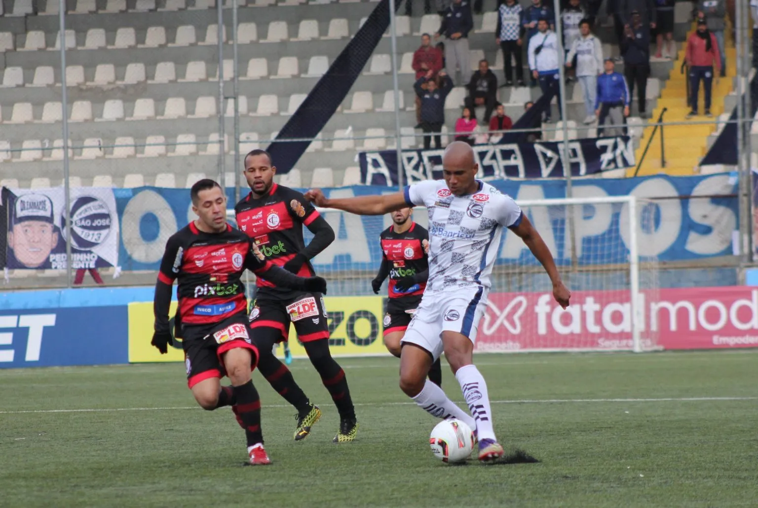 Campinense perde para o São José-RS e volta se complicar na Série C