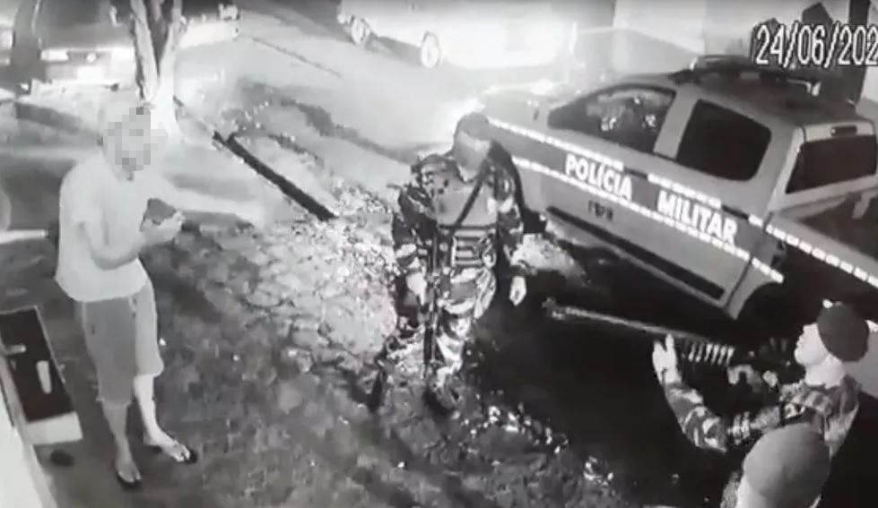 Corregedoria investiga policiais militares flagrados em ação violenta e sem motivo aparente em João Pessoa