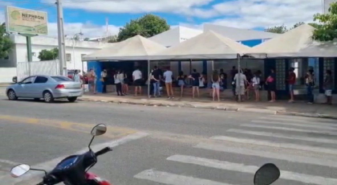 Fila: Centro de Testagem para covid-19 em Patos registra mais um dia de grande procura. Veja o vídeo