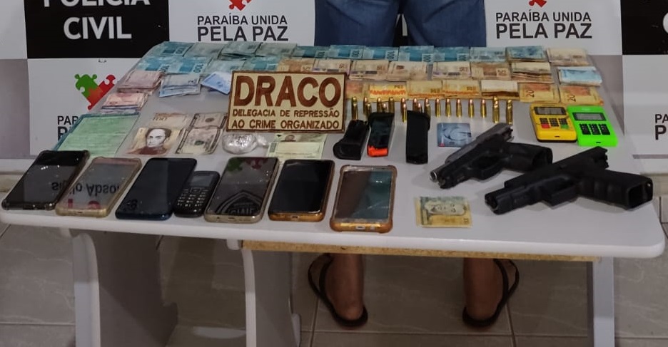 Polícia Civil prende no Sertão investigado por roubo a carro-forte na Paraíba