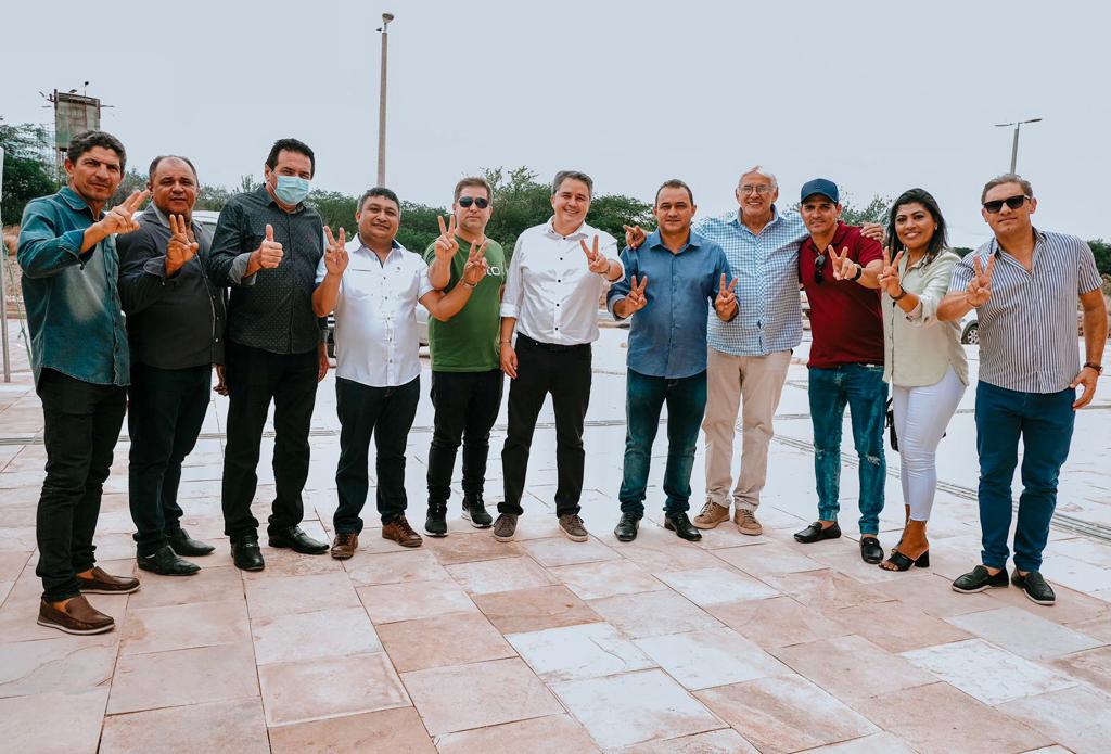 Grupo governista de Salgadinho se reúne com Efraim Filho