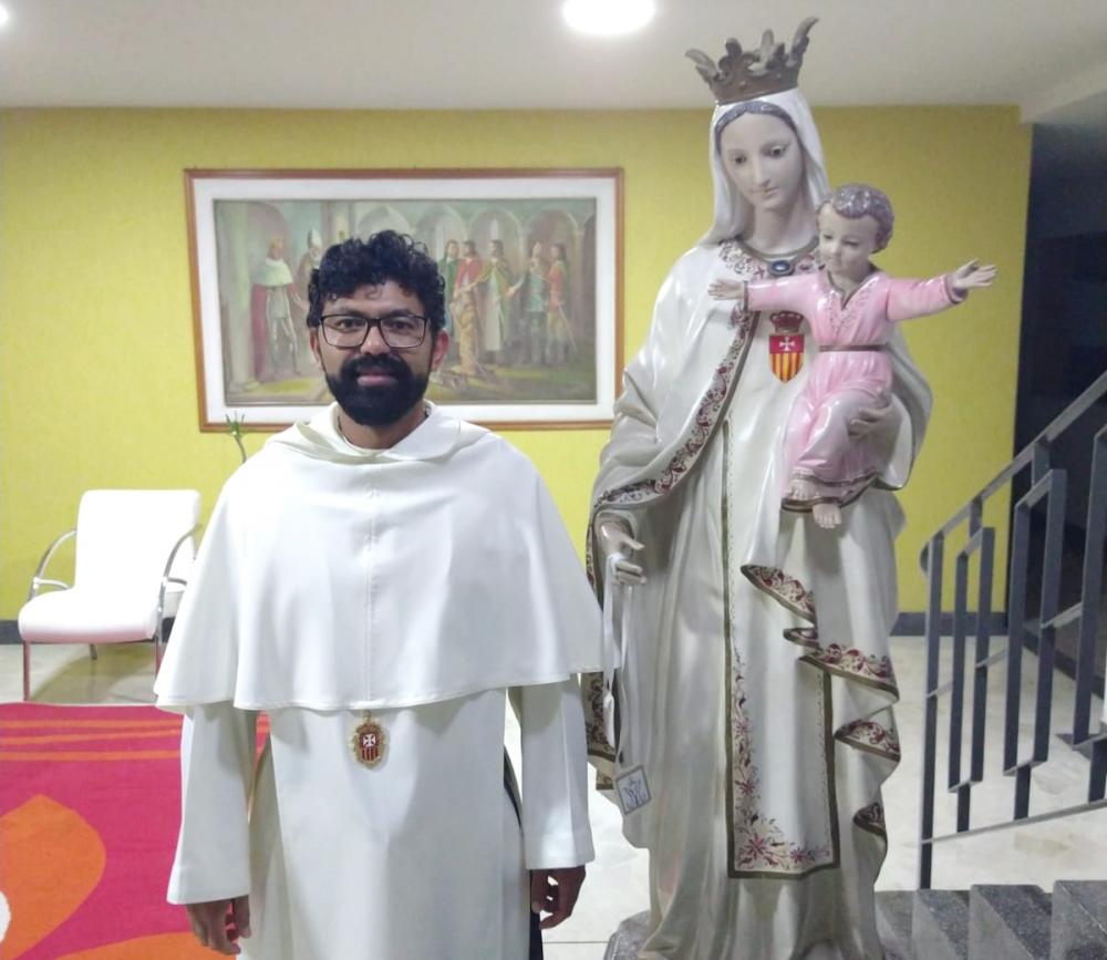 Diácono Frei Alex, natural de Desterro será ordenado padre neste sábado (02). Celebrações e encontros preparam momento