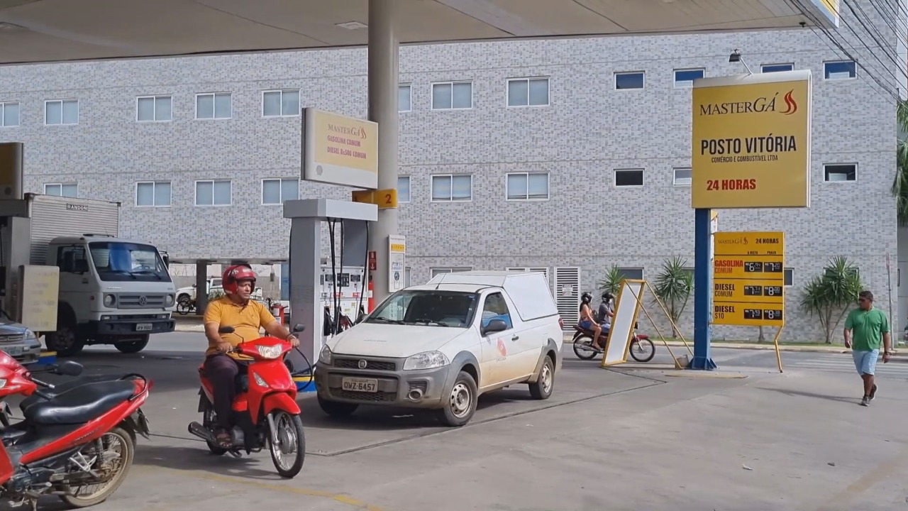 Preço da gasolina começa a cair em Patos. Até agora redução foi R$ 0,39 centavos no litro em alguns postos