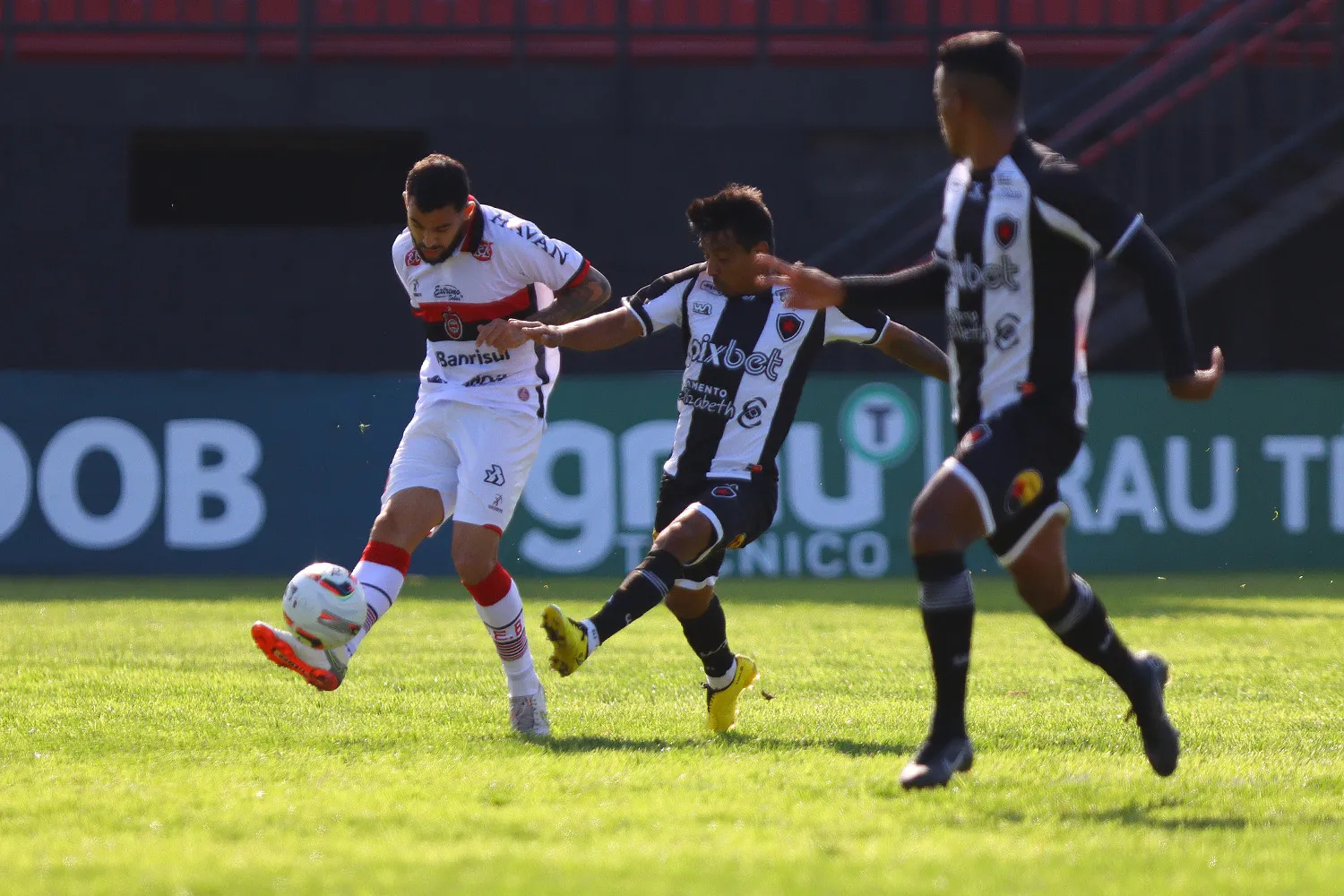 Botafogo-PB fica no empate com Brasil-RS na estreia de treinador