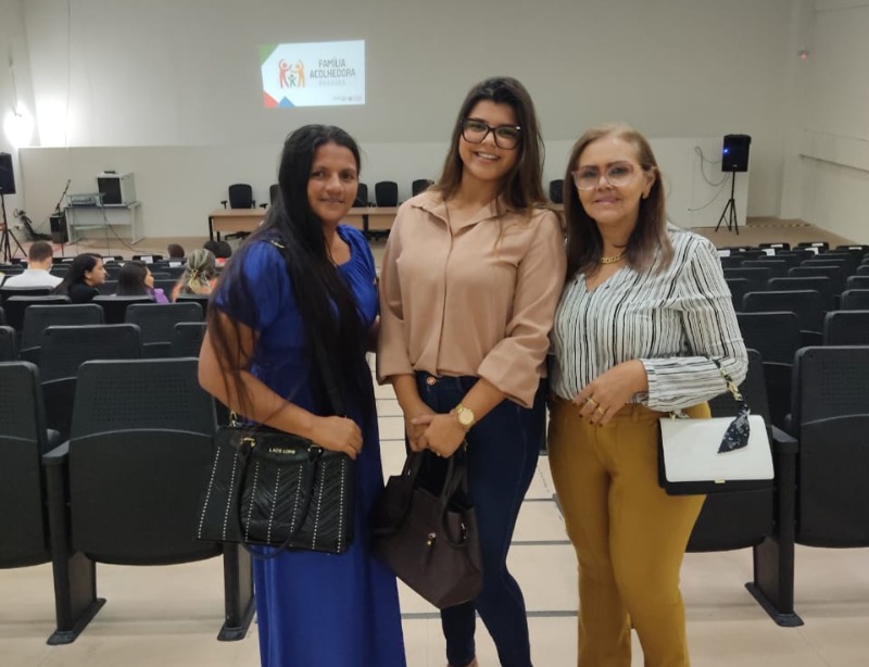 Secretária de Assistência Social de Passagem participa de reunião para discutir Serviço de Acolhimento Familiar
