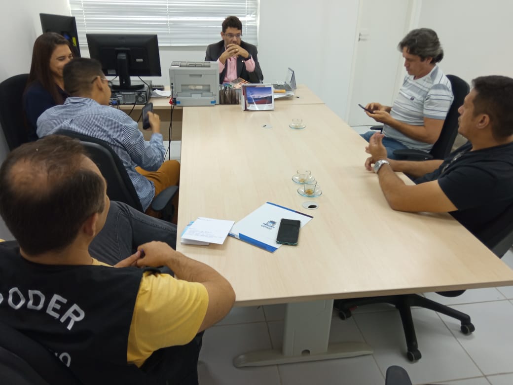 Vereadores e ONG Adota Patos vão ao Ministério Público pedir sequestro de R$ 50.000,00 da Prefeitura de Patos para cuidar da causa animal