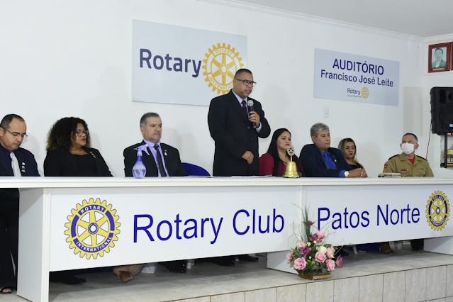 Jornalista Paulo Costa é empossado como novo Presidente do Rotary Club de Patos Norte na noite deste sábado (09)