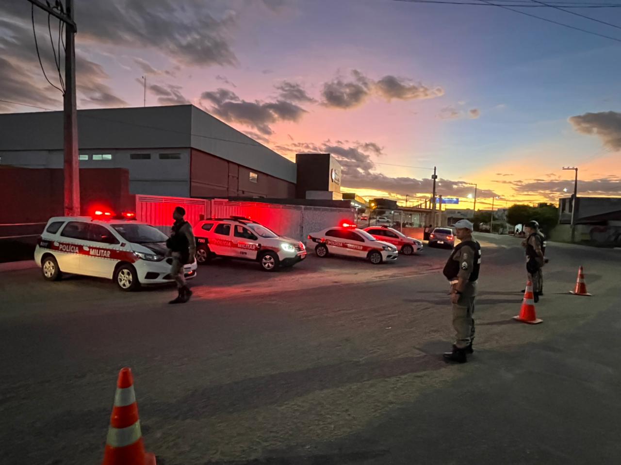Comandante do 3º BPM faz avaliação das ações da Polícia Militar durante o final de semana na região de Patos. OUÇA