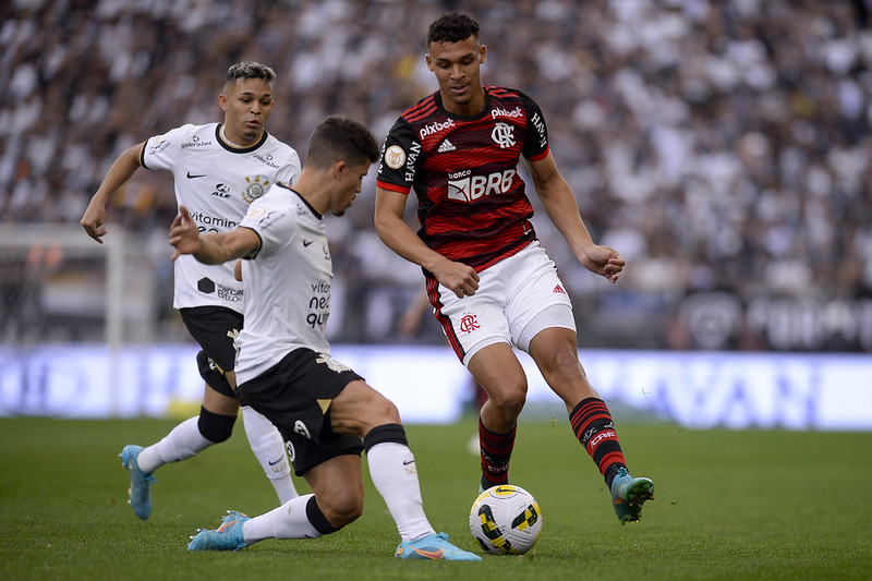BRASILEIRÃO: Santos e Corinthians se dão bem em dia de poucos gols