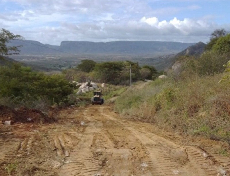 Prefeitura de Passagem realiza serviço de reparos nas estradas da zona rural do município