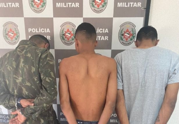 Trio é preso com drogas após perseguição no fim da noite desta terça-feira (12)