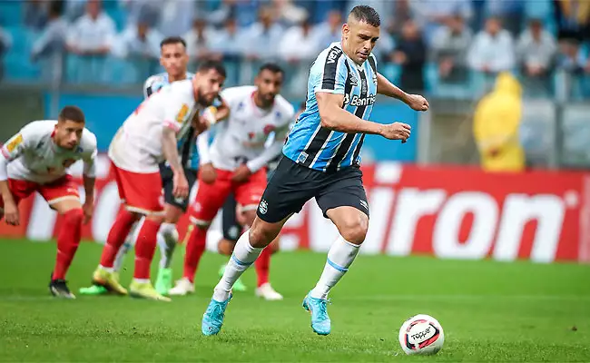 SÉRIE B: Bahia e Grêmio vencem e reafirmam a vaga no G-4