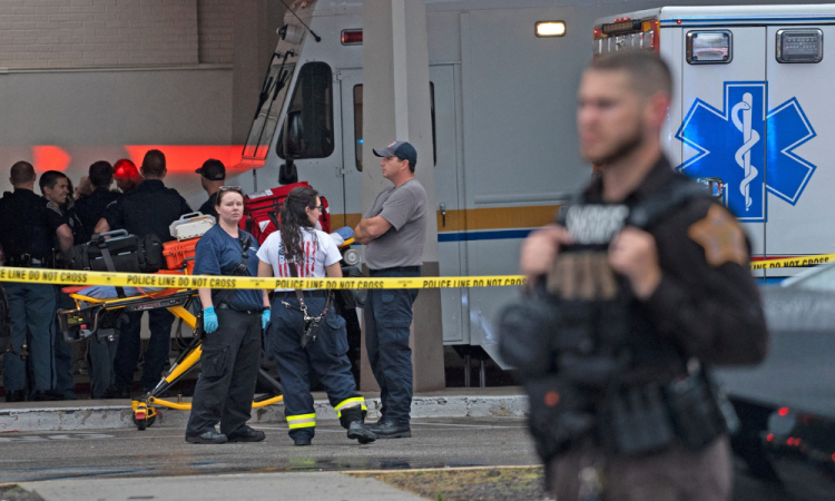 Tiroteio em shopping deixa quatro pessoas mortas em Indiana, nos Estados Unidos