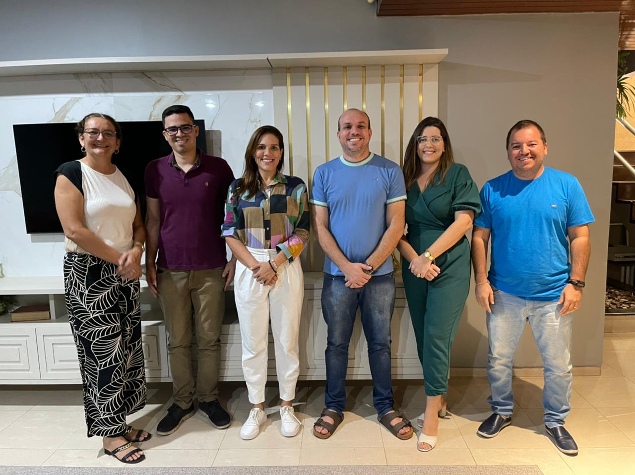 Advogada Bárbara Lopes, esposa do advogado e professor de Direito, Delmiro Gomes, assume jurídico da pré-candidata Germana Wanderley