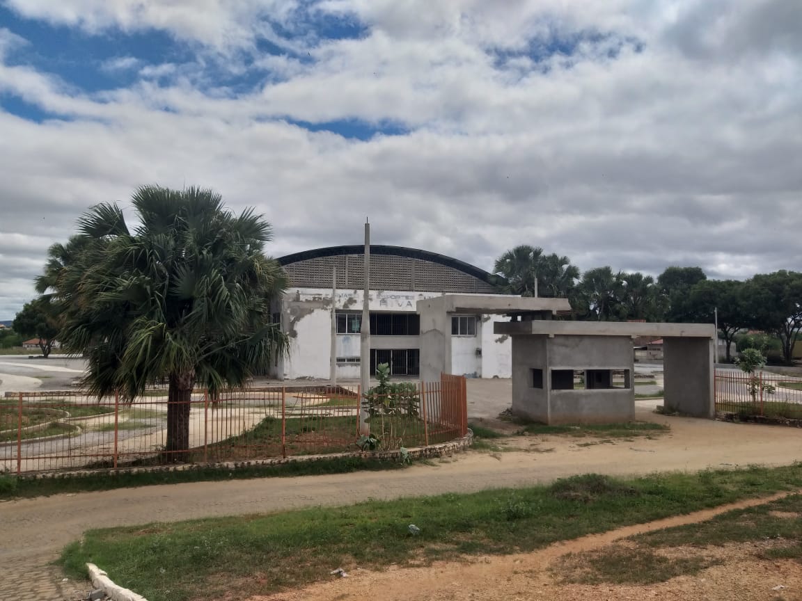 Dr. Ramonilson Alves apresenta propostas de incentivo ao esporte e lamenta atraso na reforma do Ginásio 