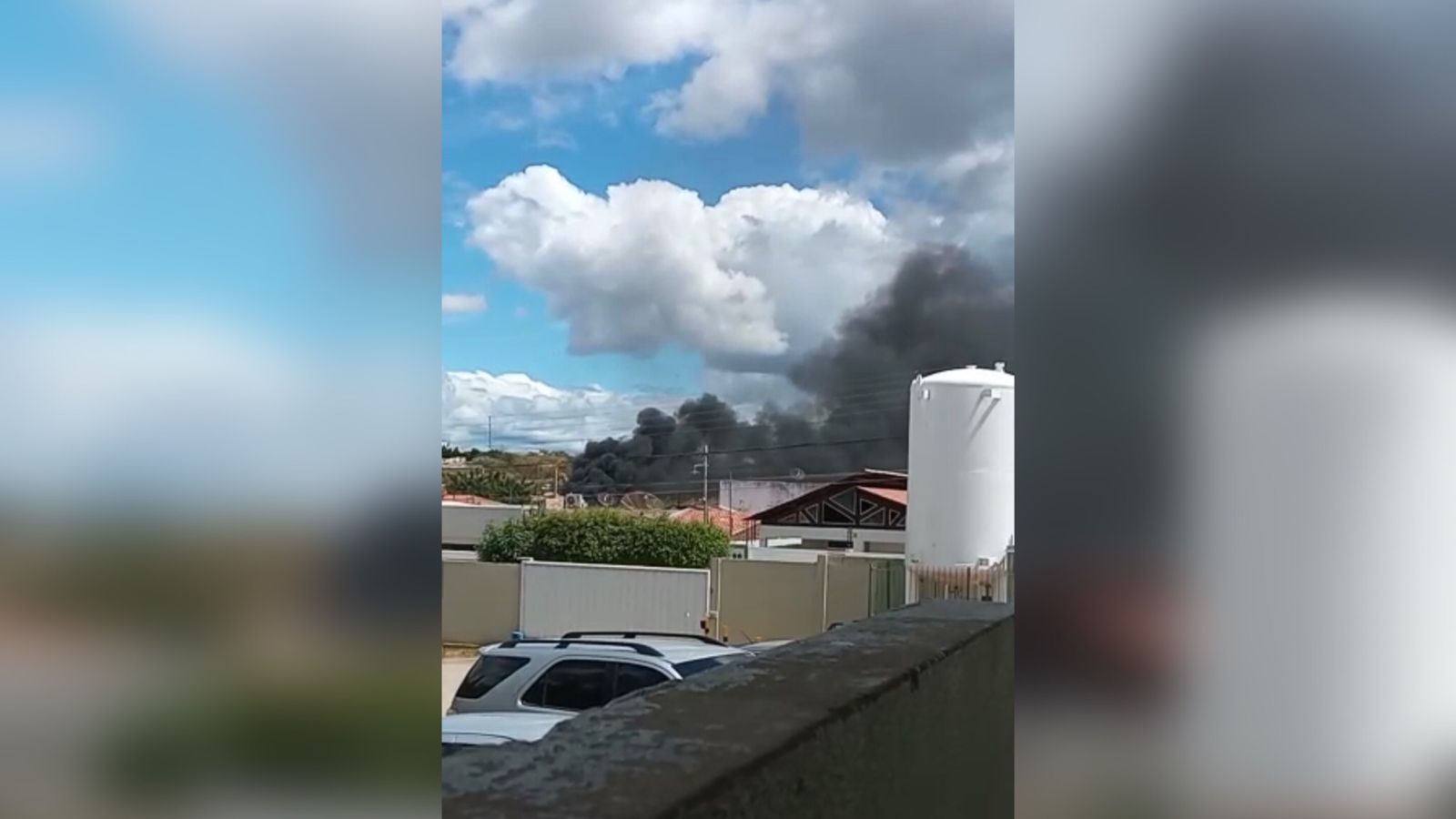 Internauta denuncia incêndio provocado por queima de pneus, próximo à Maternidade, em Patos. VÍDEO