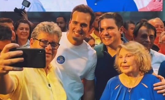 Em Patos, João Azevêdo e Lucas Ribeiro fazem 1ª aparição pública após confirmação da chapa