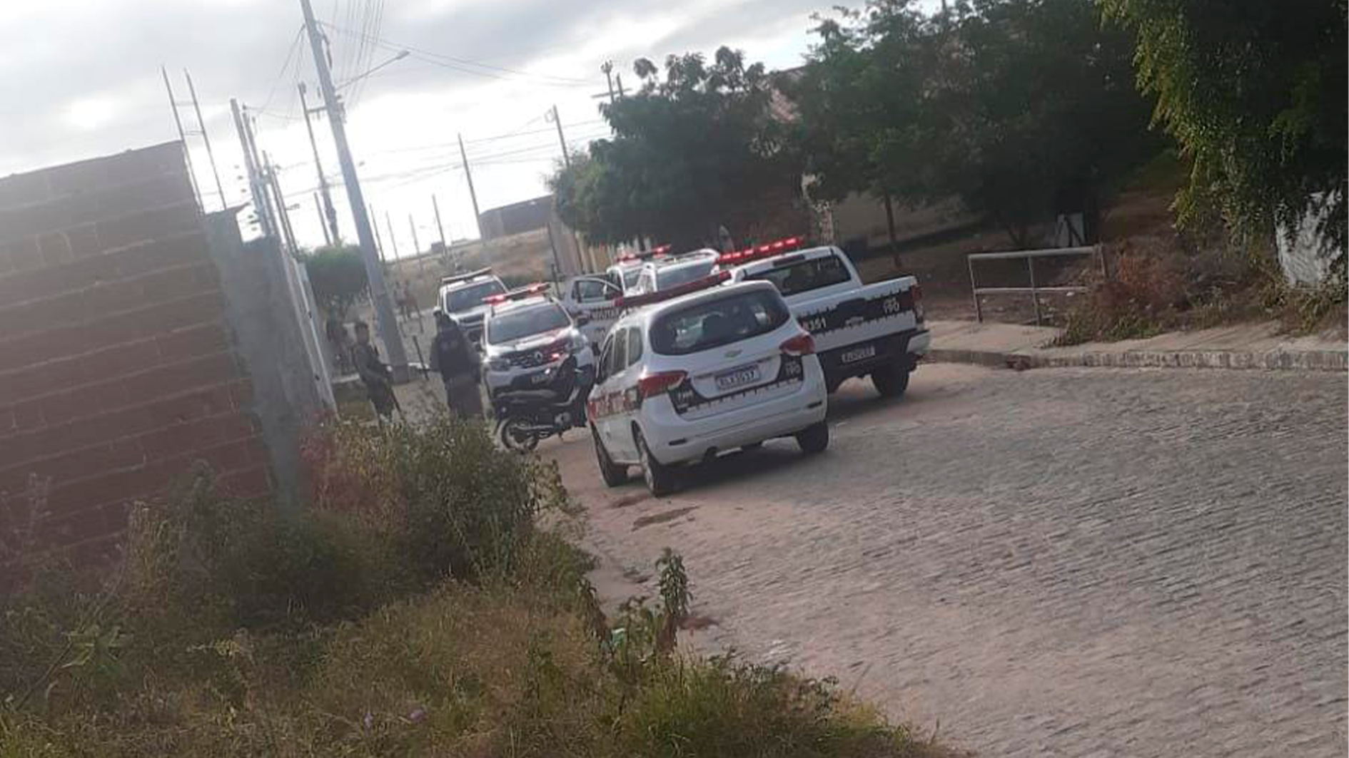 Família é feita refém durante assalto na manhã desta sexta-feira (29) no bairro Itatiunga, em Patos