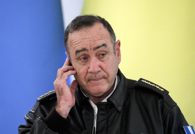 Presidente da Guatemala é alvo de ataque a tiros no noroeste do país e sai ileso