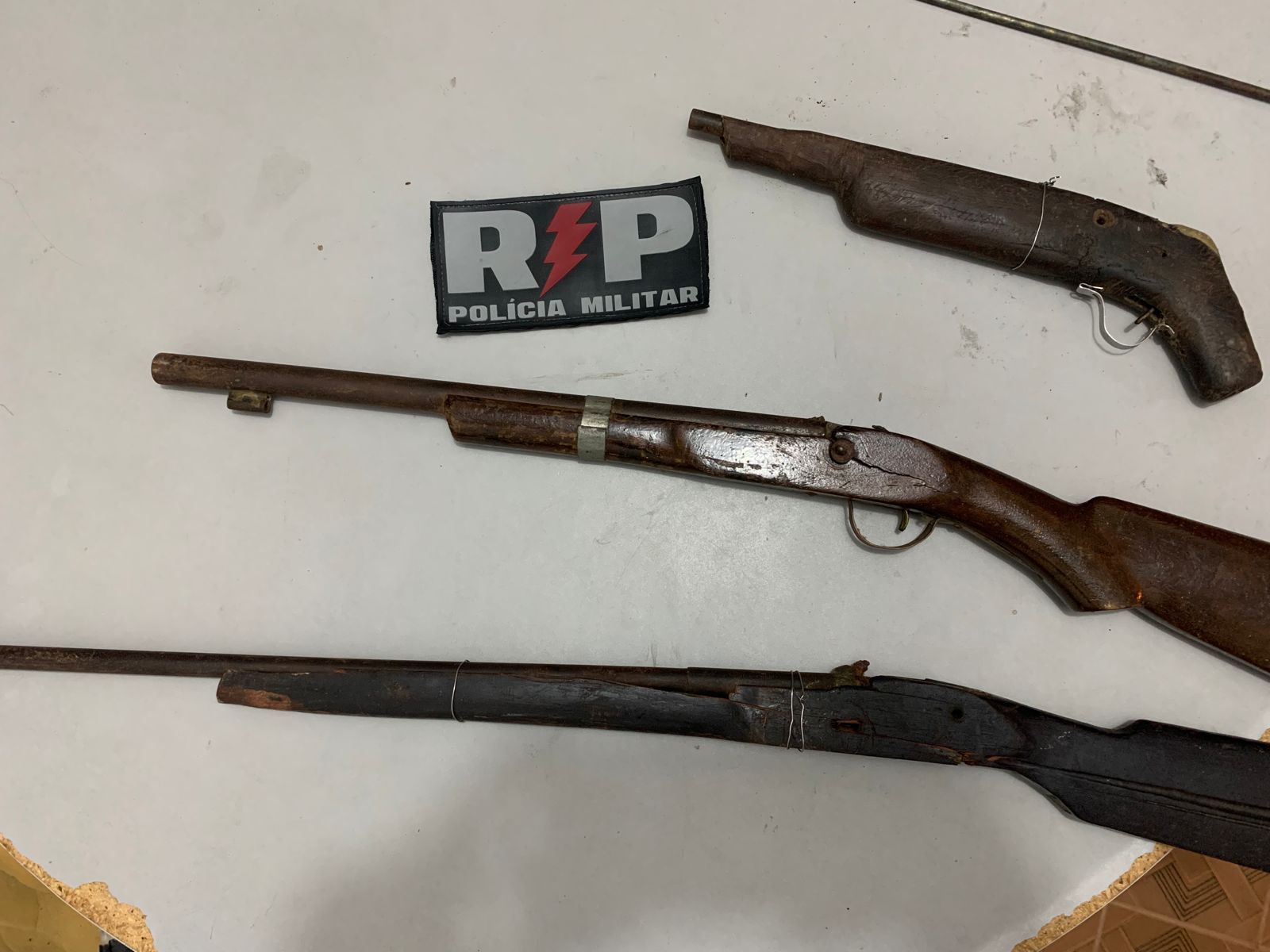 Polícia Militar apreende armas de fogo na zona rural de Patos-PB