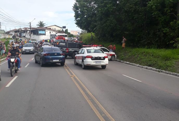 Três pessoas da mesma família, entre elas uma criança de 6 anos, morrem em colisão entre carro e moto, na Paraíba; motorista fugiu sem prestar socorro