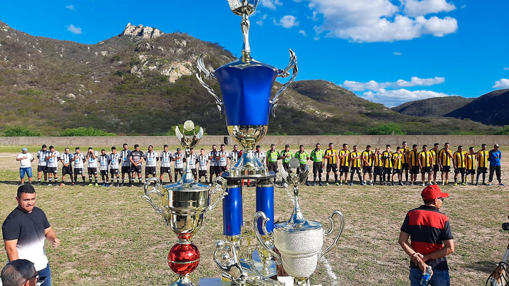 Campeonato de Futebol de Mãe d’Água premiou todas as equipes participantes num total de R$ 6 mil em dinheiro