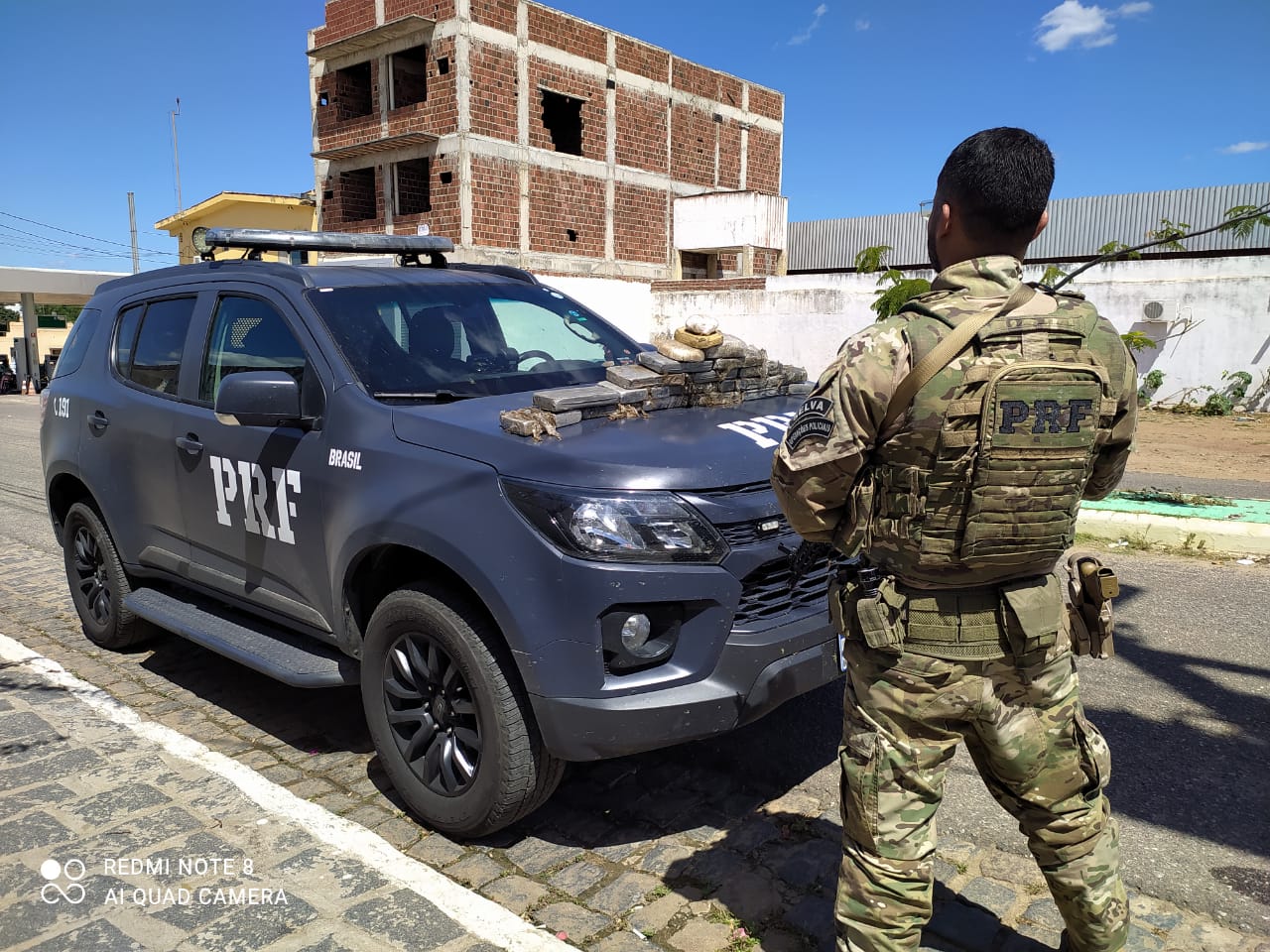 PRF apreende 18kg de drogas no sertão paraibano